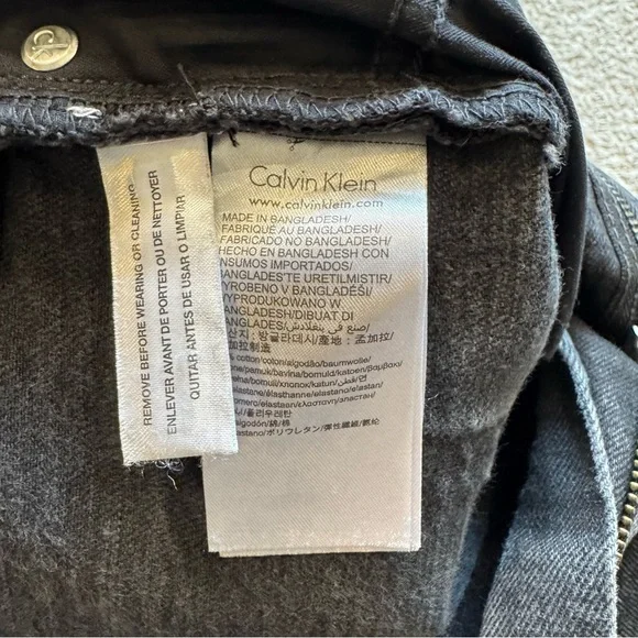 Calvin Klein Jeans Men's Washed Black Straight Jeans - Picture 6 of 7